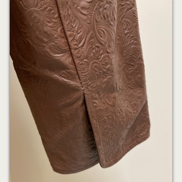 Pamela McCoy S Brown Textured Leather Button Front - Picture 7 of 14